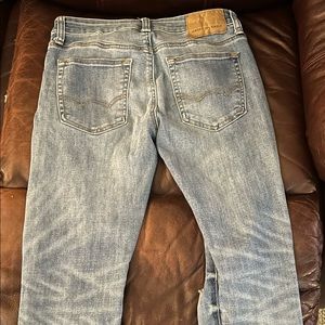 American Eagle “Flex” ripped athletic jeans